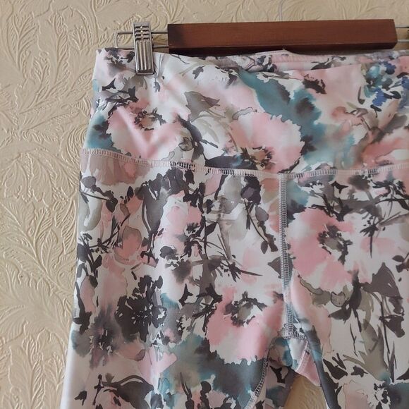 RBX Pink Floral Cropped Athletic Leggings Sz Large - Picture 2 of 9